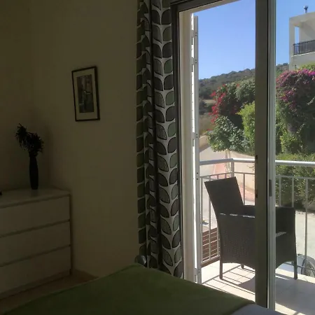 2 Bed High Spec Village House In Goudi Semesterbostad *