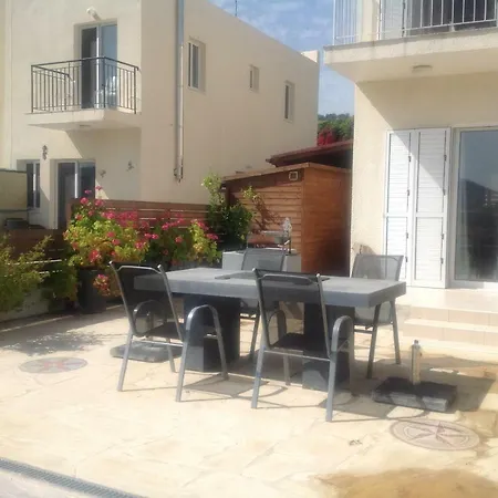 2 Bed High Spec Village House In Goudi Semesterbostad Goudhi